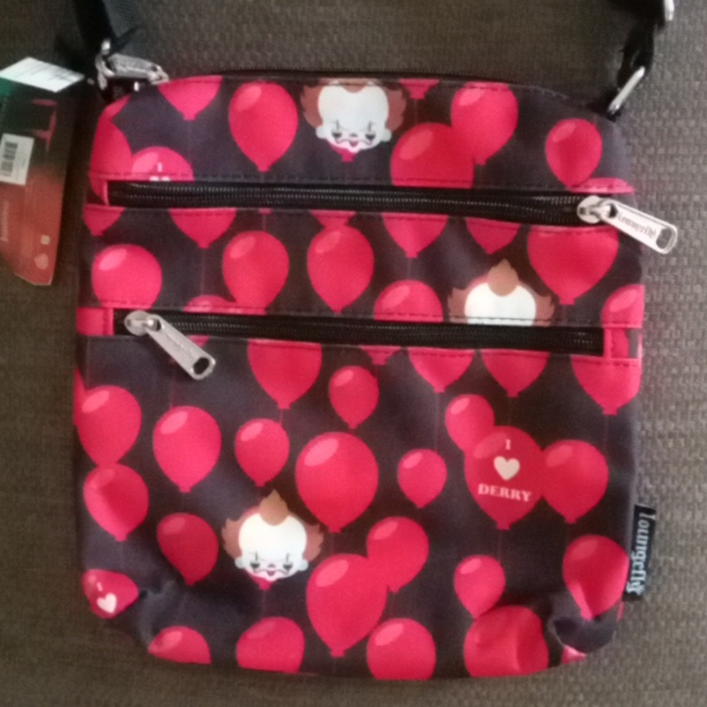 Loungefly IT Chapter Two I Heart Derry Crossbody NWT - Picture 3 of 7
